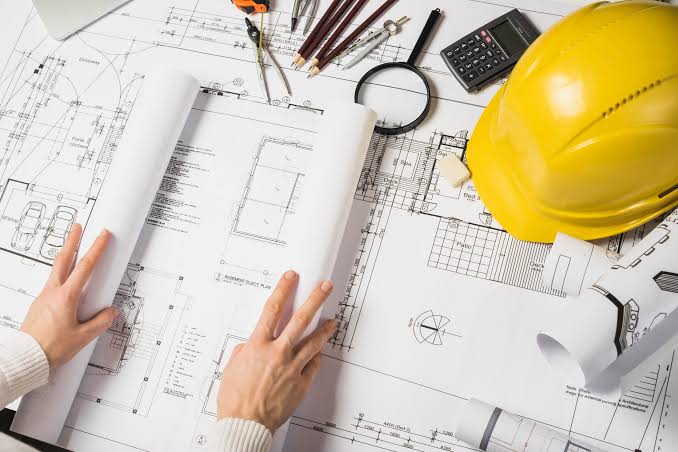 Planos técnicos y herramientas de trabajo