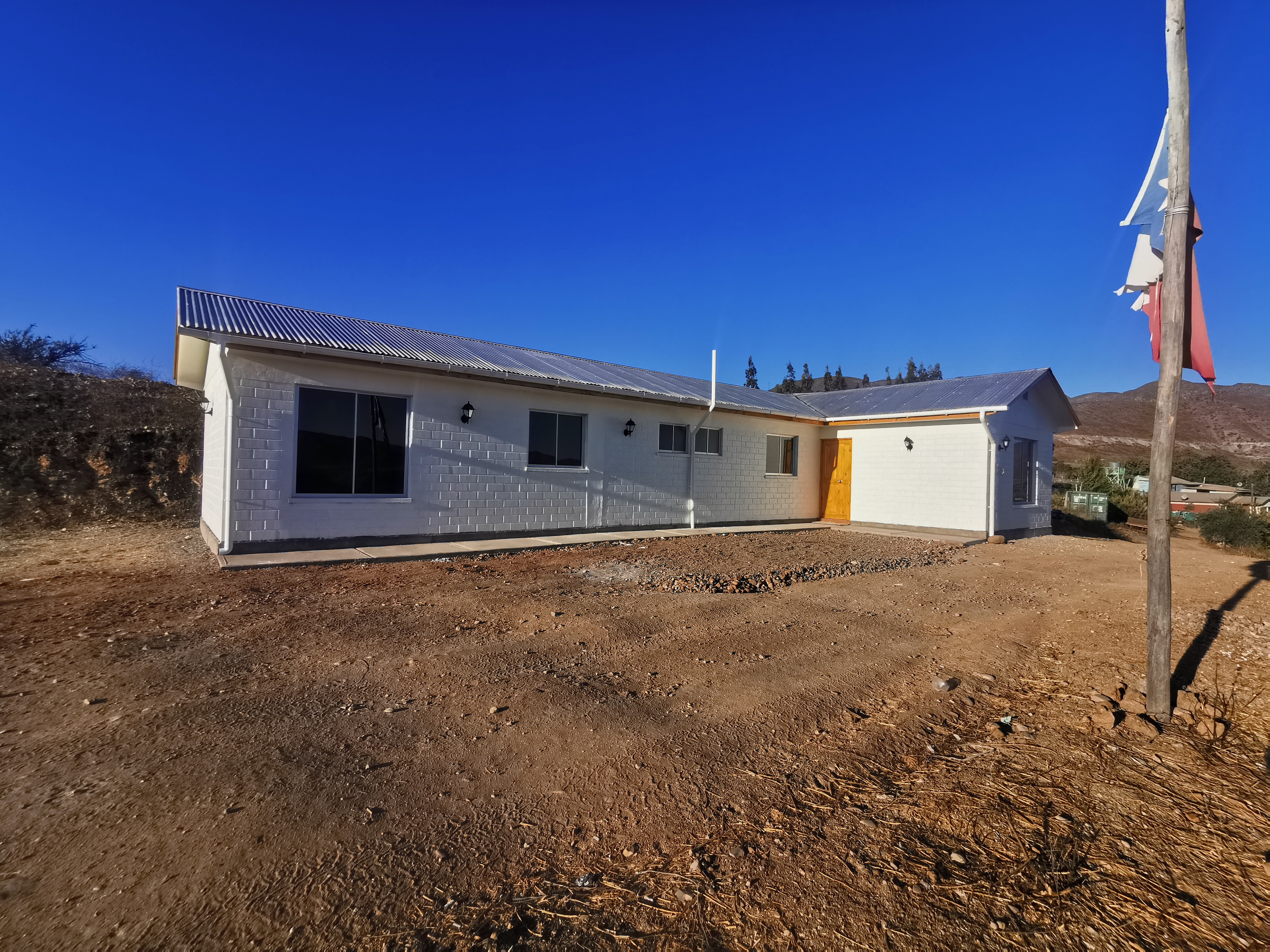 Vivienda blanca de un piso